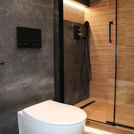 Halo Apartment
